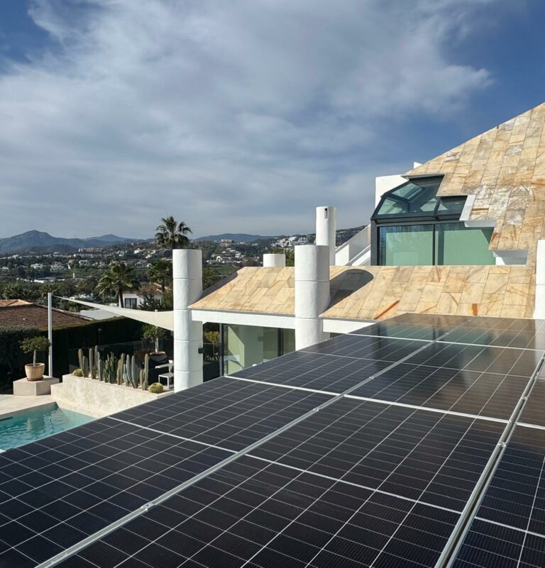 Instalación placas solares en Marbella 12 placas sobre pérgola 585w 3